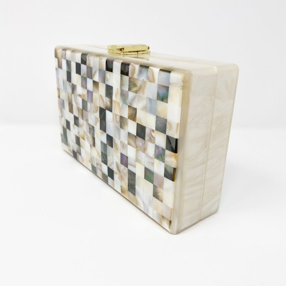 Acrylic Party Box in Shell - Picture 3 of 8